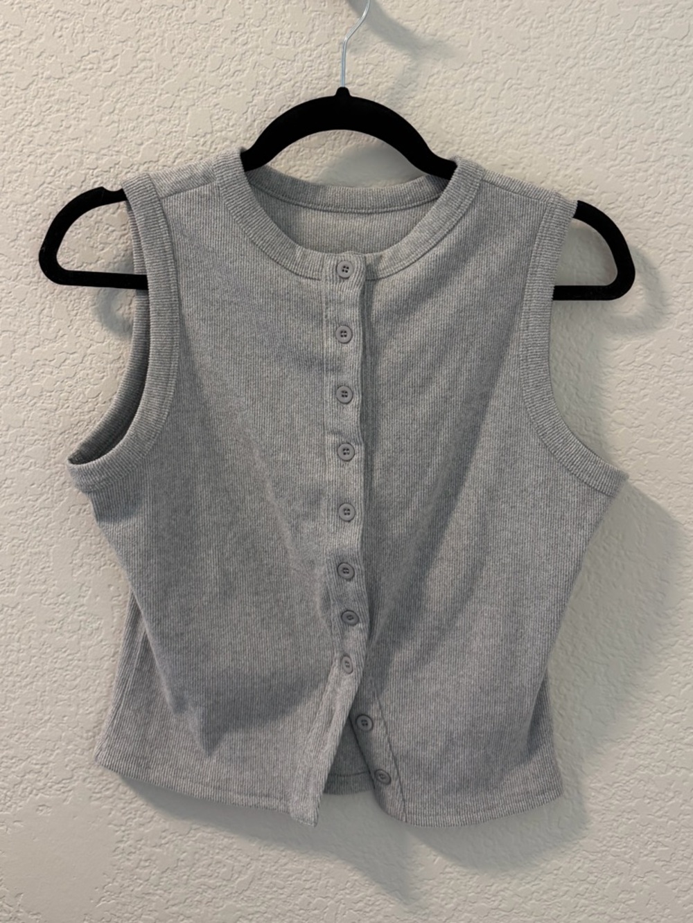 Sleeveless Button-Front Ribbed Tank Top - Light Gray